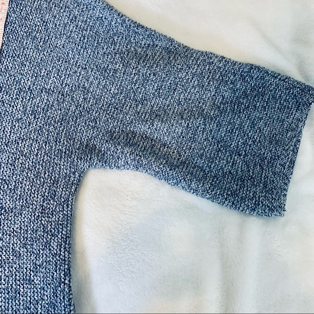 H & M Basic Women’s Oversized Marled Knit Blue Sweater - Picture 6 of 11